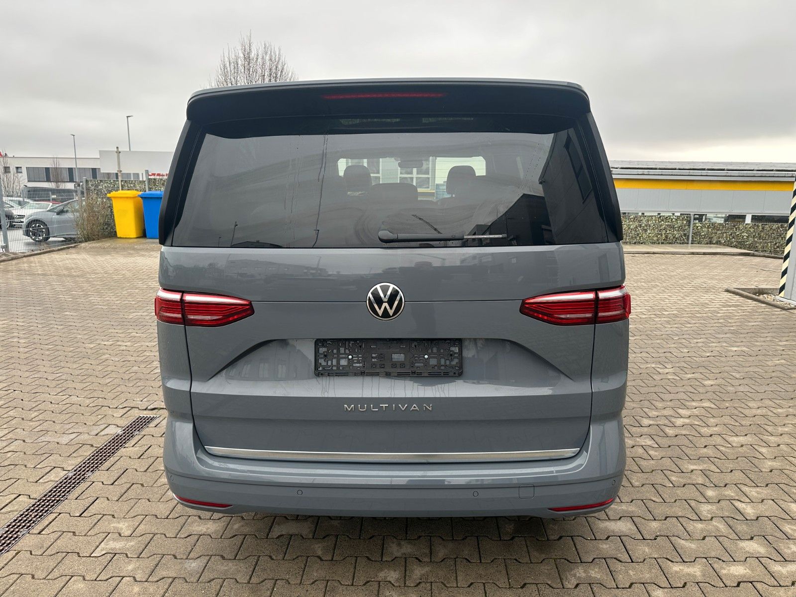 Volkswagen T7 Multivan - Samsaru's Car Outlet