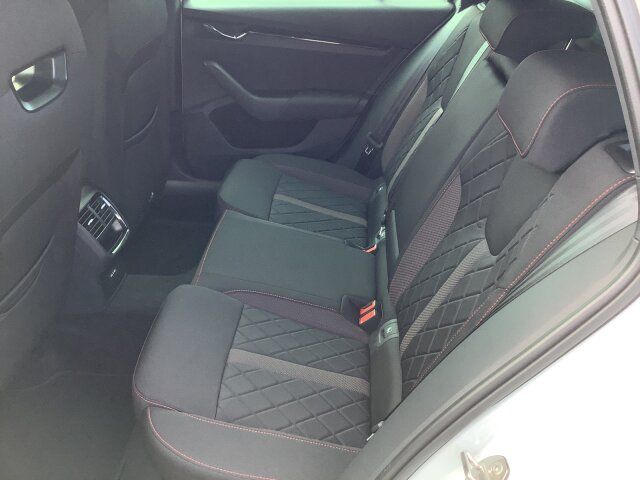 Skoda OCTAVIA COMBI TDI DSG RS - Samsaru's Car Outlet