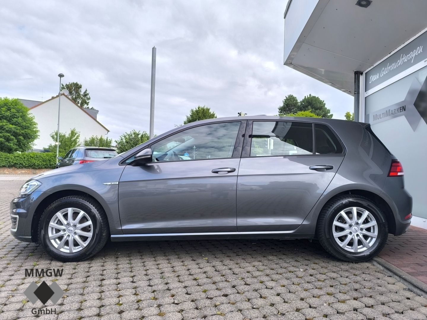 Volkswagen Golf VII e-e- - Samsaru's Car Outlet