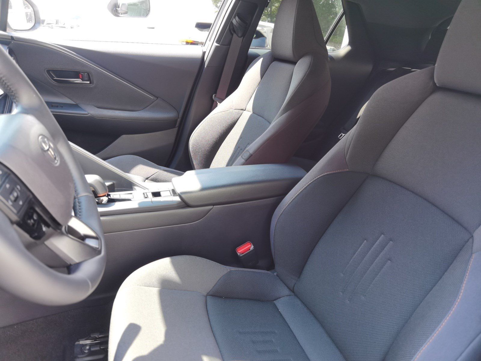Toyota C-HR 1.8 Hybrid FWD - Samsaru's Car Outlet