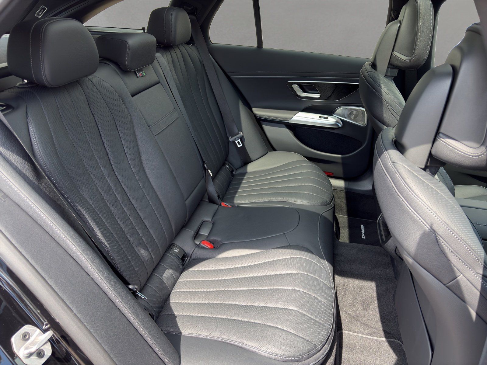 Mercedes-Benz E 450 d 4M AMG Head Up Airm Distr Digi Burm AHK