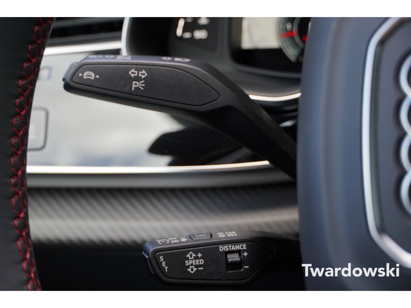 Audi Q8 50 TDI S line Pano HUD Matrix 23''B&O AHK 360