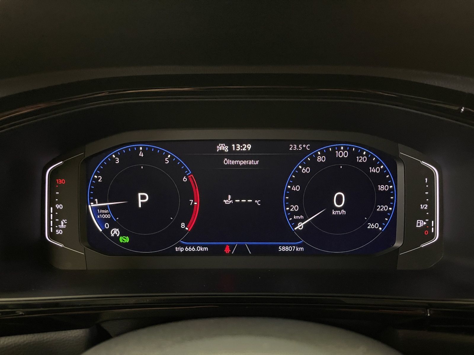 Volkswagen T-Roc 1.5 TSI Style - Samsaru's Car Outlet