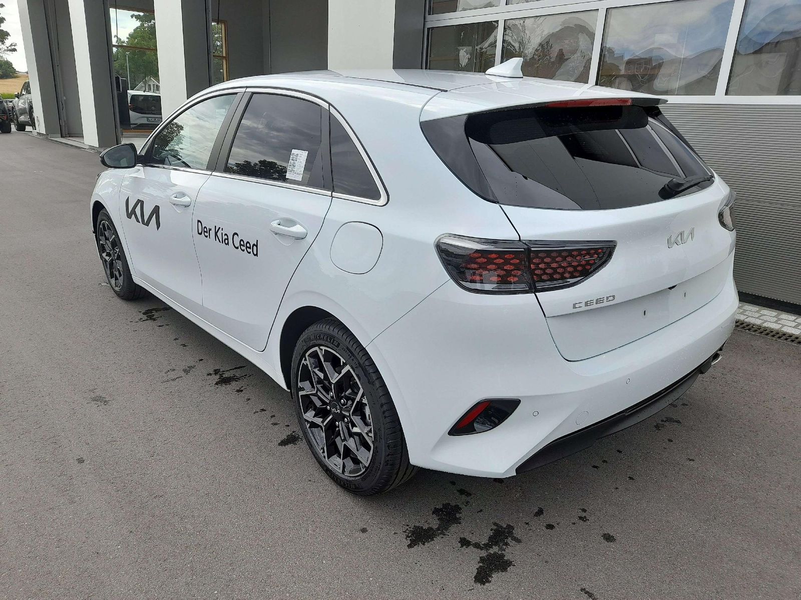 Kia Ceed Nightline 1.0T 48V DCT - Samsaru's Car Outlet