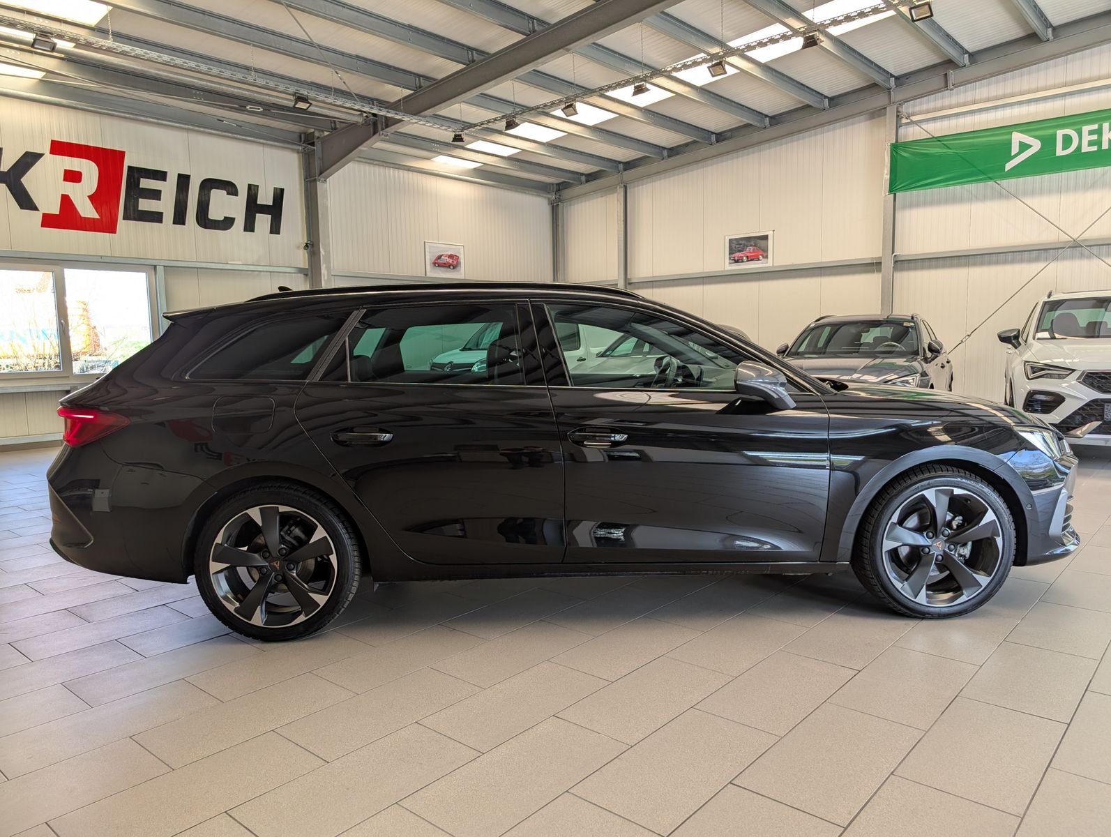 Cupra Leon 1.5eTSI DSG Matrix - Samsaru's Car Outlet
