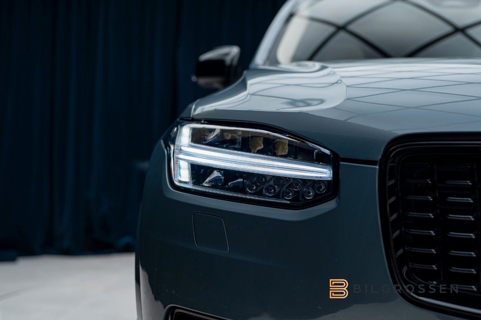 Volvo XC90 T8 Recharge Ultimate Dark B&W Pano HUD