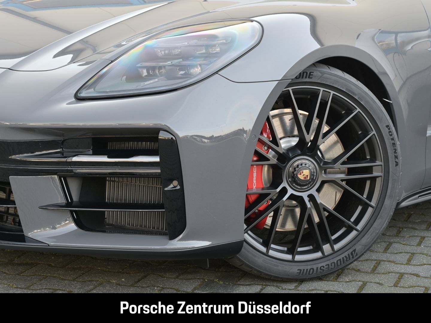 Porsche Panamera GTS Surround-View Head-Up Sportabgas