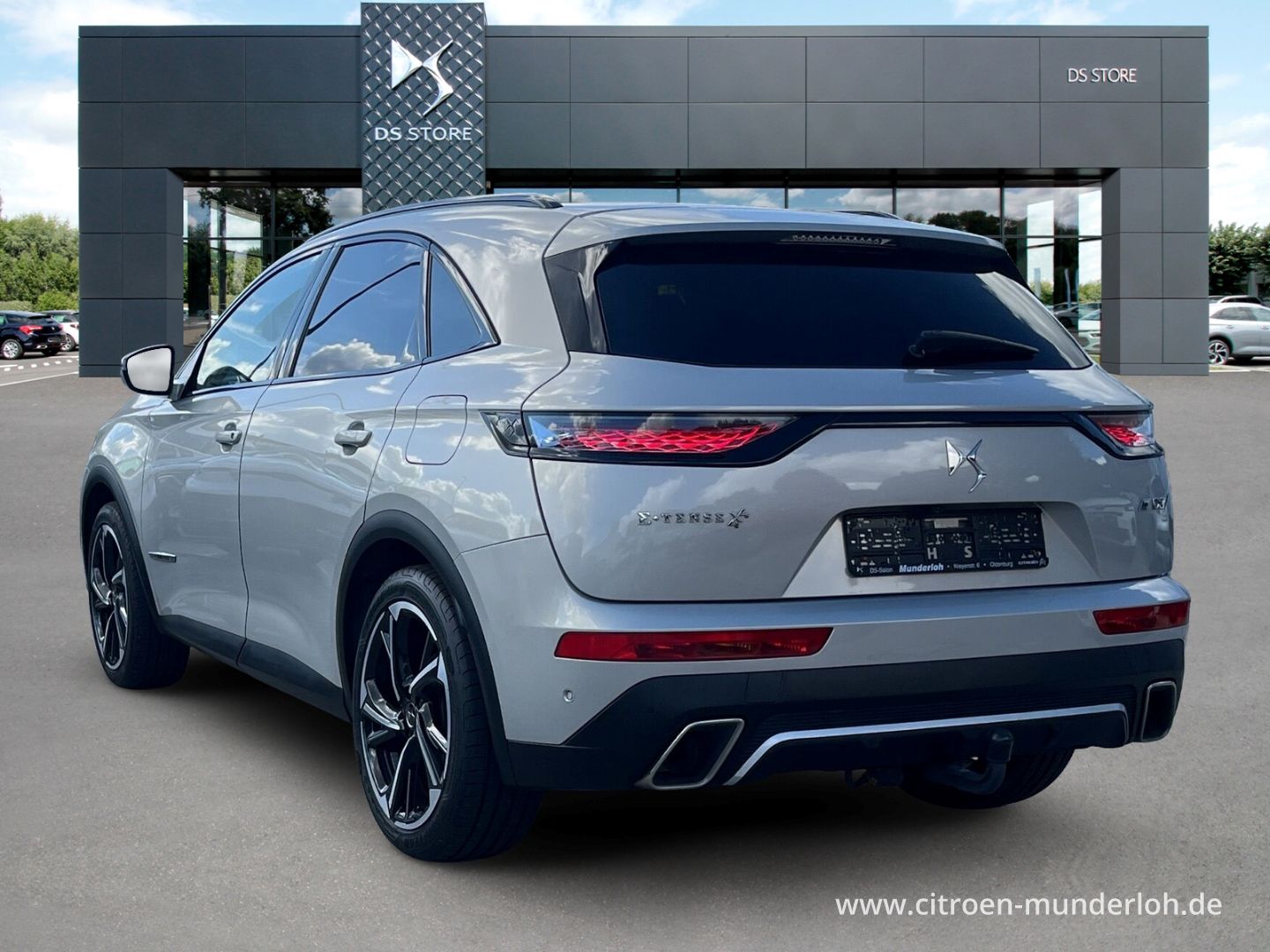 DS Automobiles DS7 Crossback E-Tense 4x4 Louvre