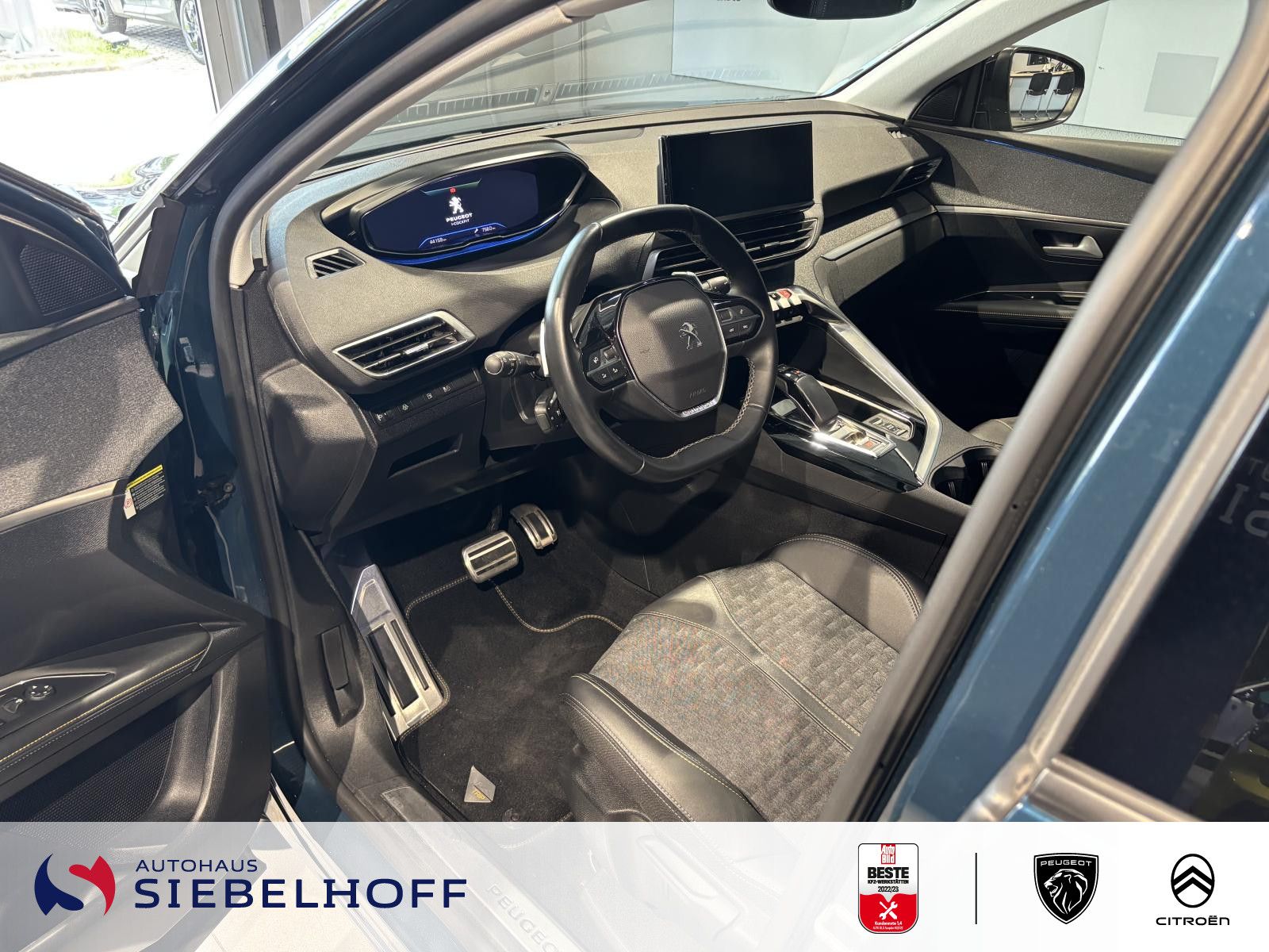 Peugeot 3008 Roadtrip HYBRID 225 e-EAT8