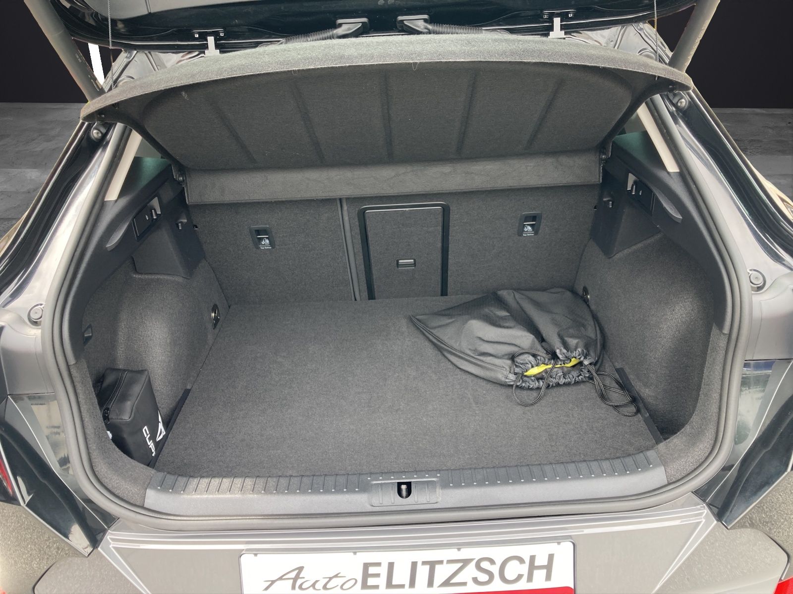 Cupra Formentor e-Hybrid DSG LED AHK ACC RFK SH 18"