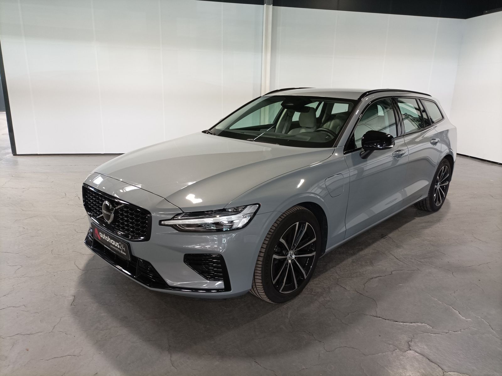 Volvo V 60 T6 PHEV Plus Dark  AWD|LED|Navi|AHK