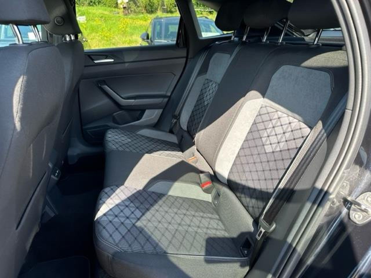 Volkswagen Taigo R-Line 1.0 TSI DSG - Samsaru's Car Outlet