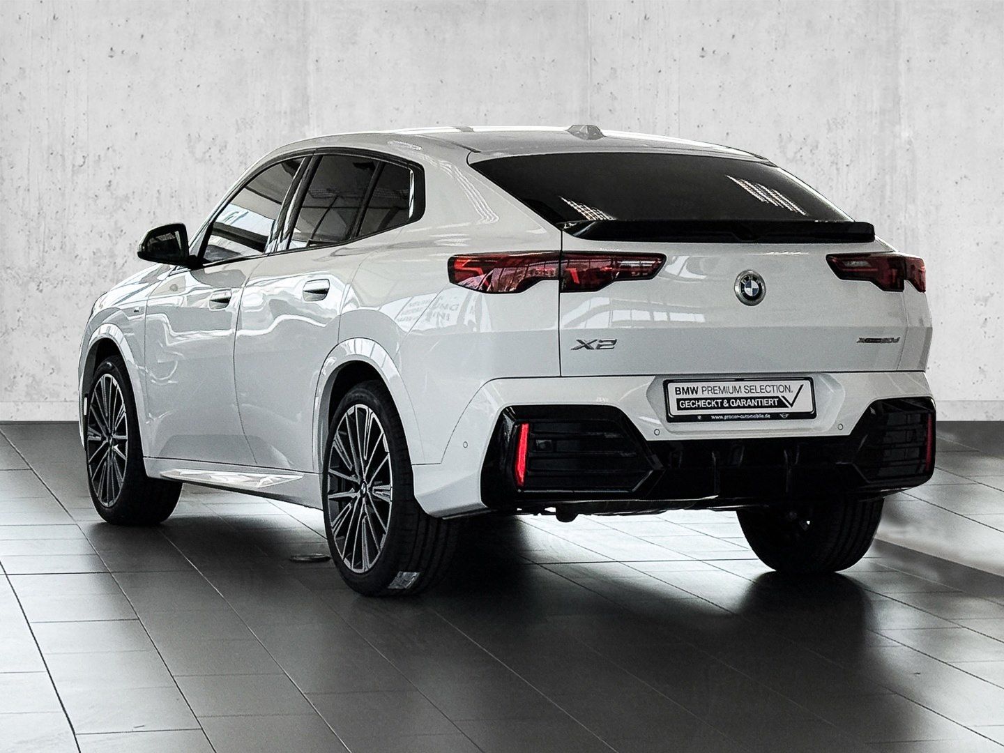BMW X2 xDrive20d M-SPORT + HUD + ACC+ PA+ + DA+ AHK