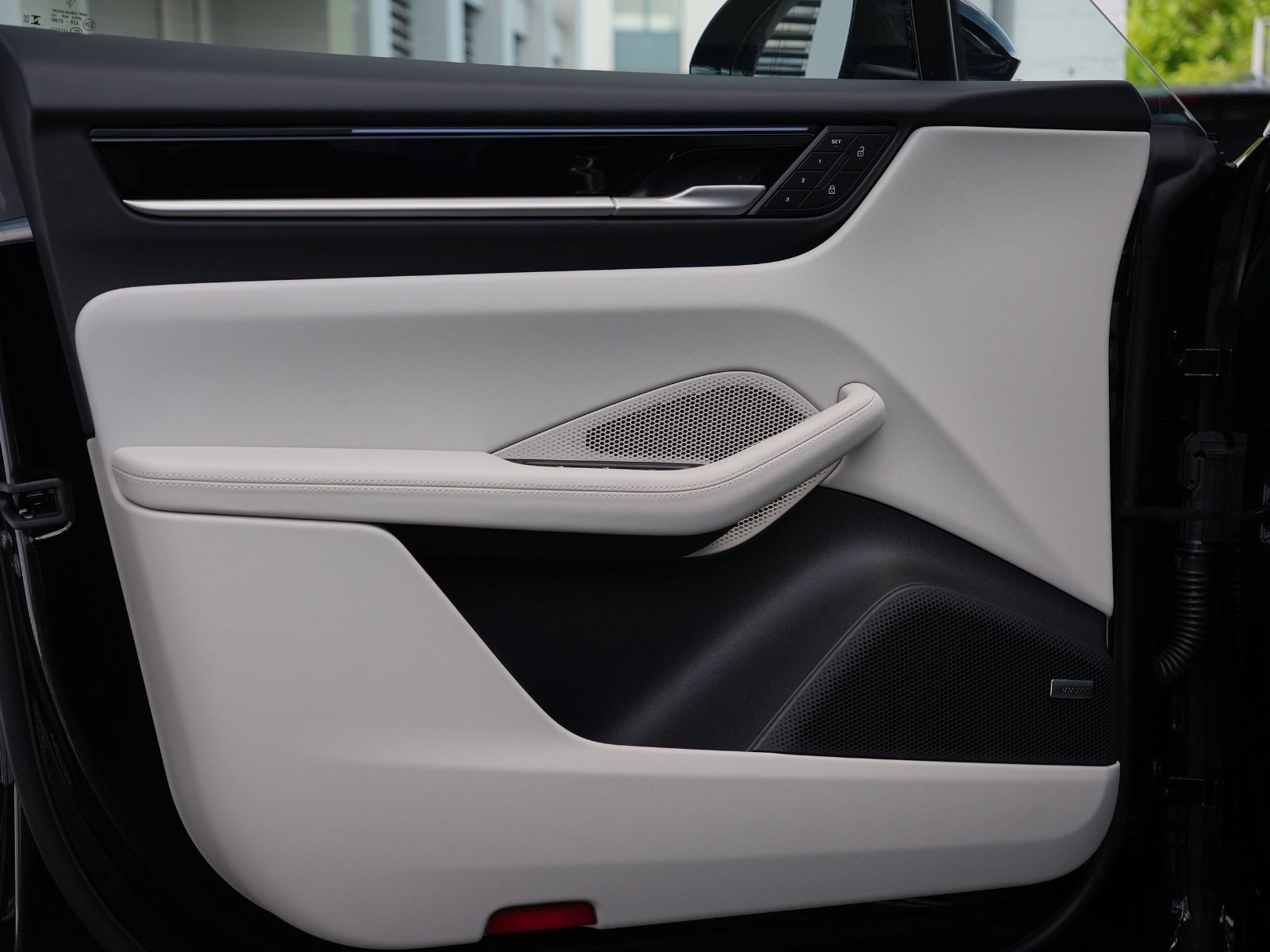 Porsche Macan 4 - Samsaru's Car Outlet