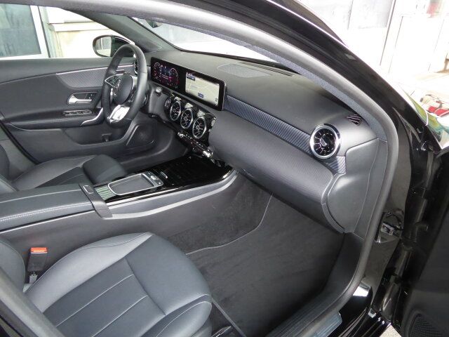 Mercedes-Benz A 200 Progressive Advanced - Samsaru's Car Outlet