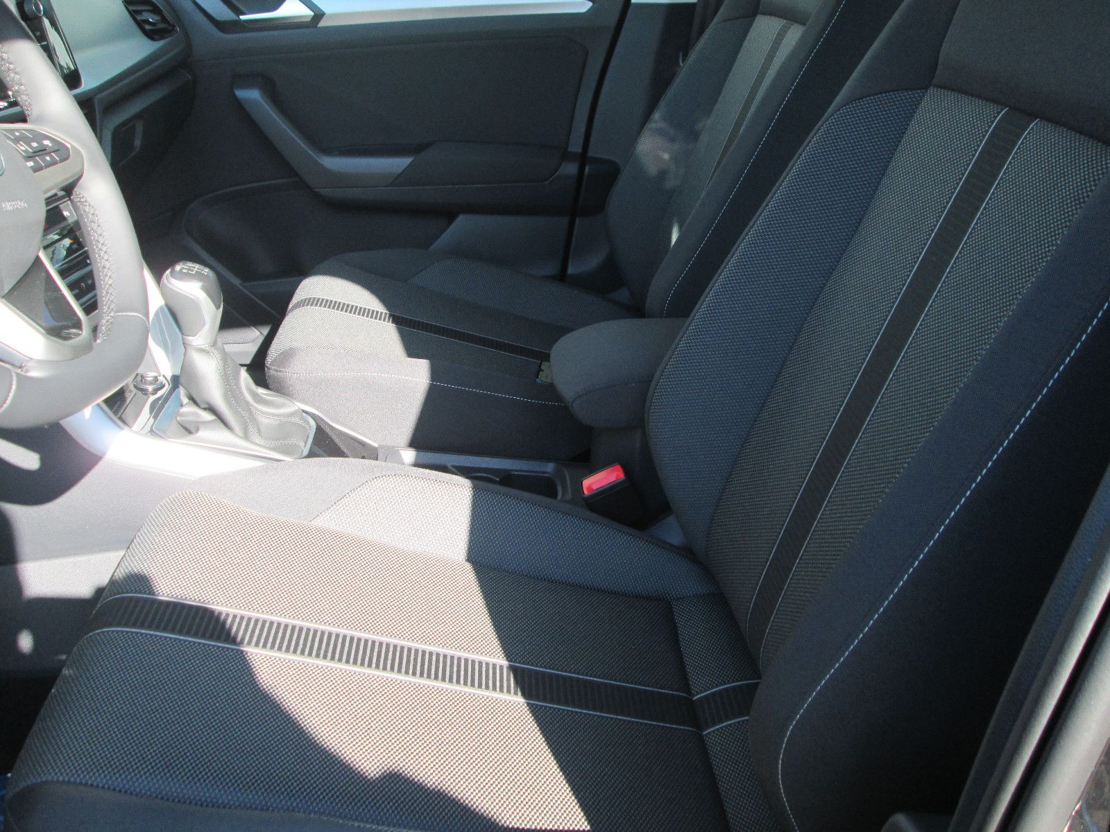 Volkswagen T-Roc Life 110PS TSI - Samsaru's Car Outlet