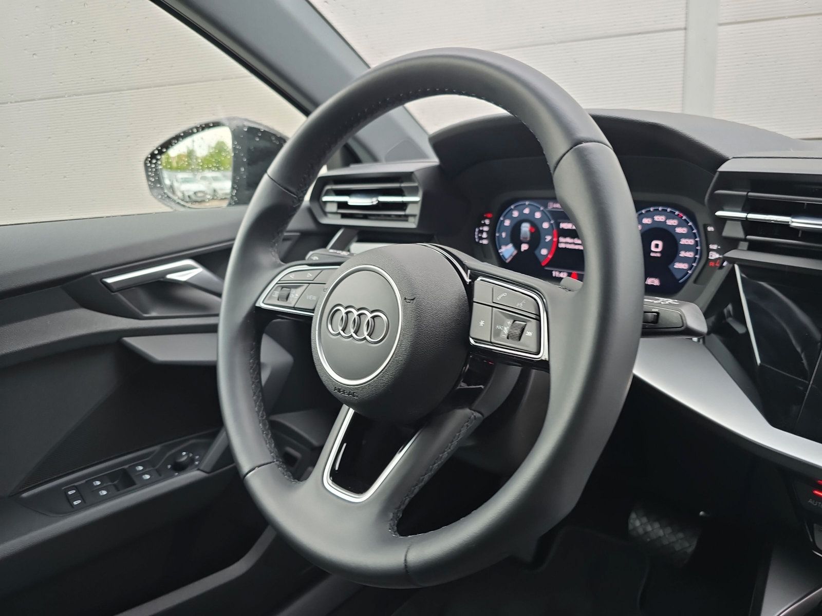 Audi A3 Sportback 30 TFSI advanced - Samsaru's Car Outlet