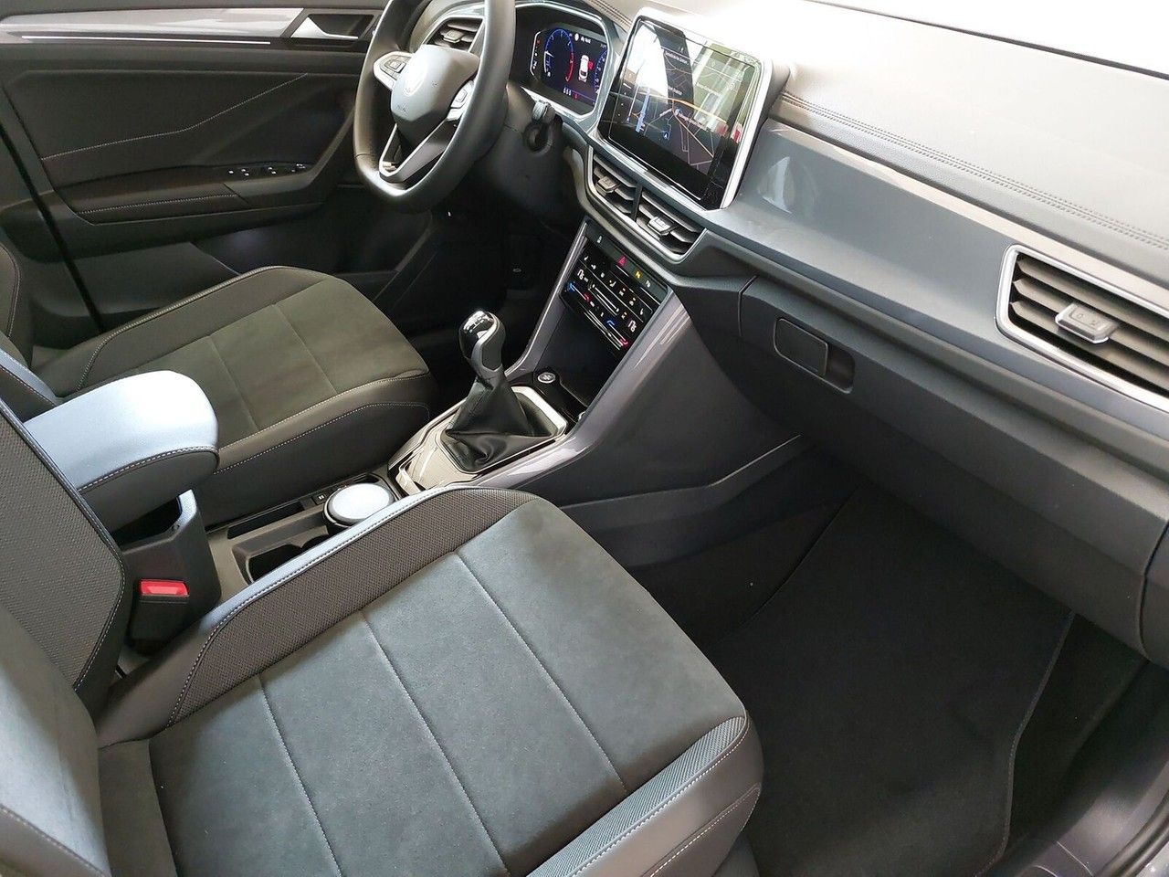 Volkswagen T-Roc 2.0 TDI Style - Samsaru's Car Outlet