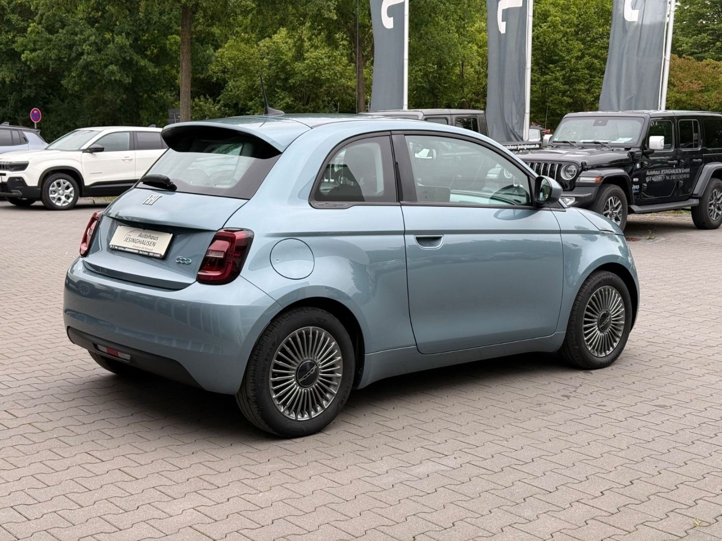 Fiat 500 Icon - Samsaru's Car Outlet