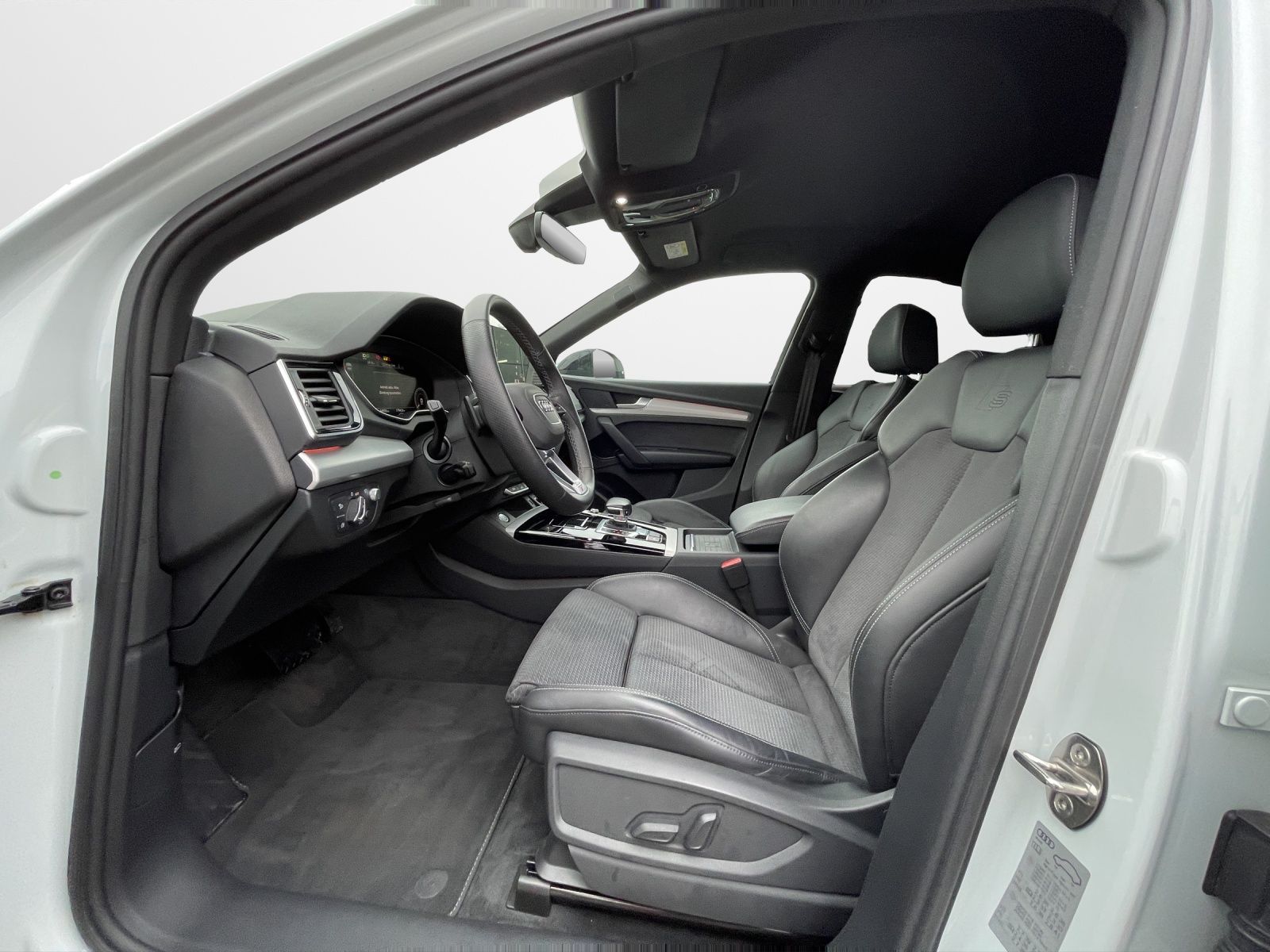 Audi Q5 Sportback 55 TFSI e S tronic quattro S line - Samsaru's Car Outlet