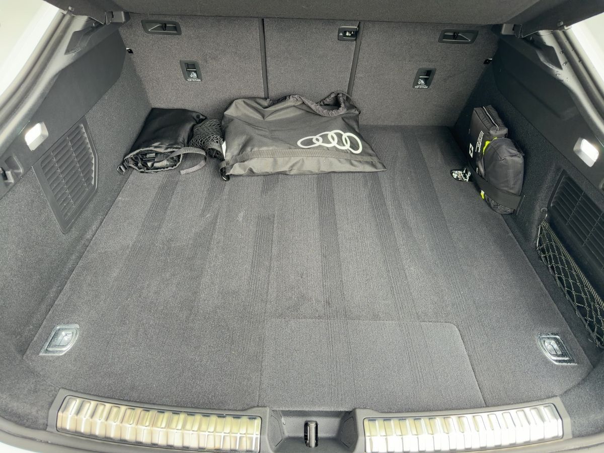 Audi A5 Lim e-hybrid 220kW S-LINE MATRIX+B&O+ACC+PANO