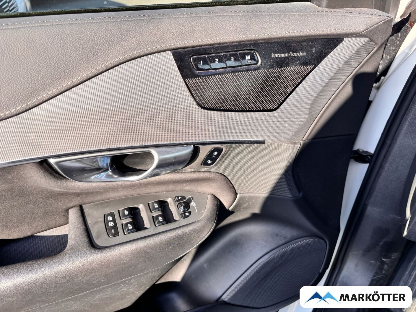 Volvo XC90 T8 AWD Plus Dark Recharge 7-Sitzer ACC/AHK