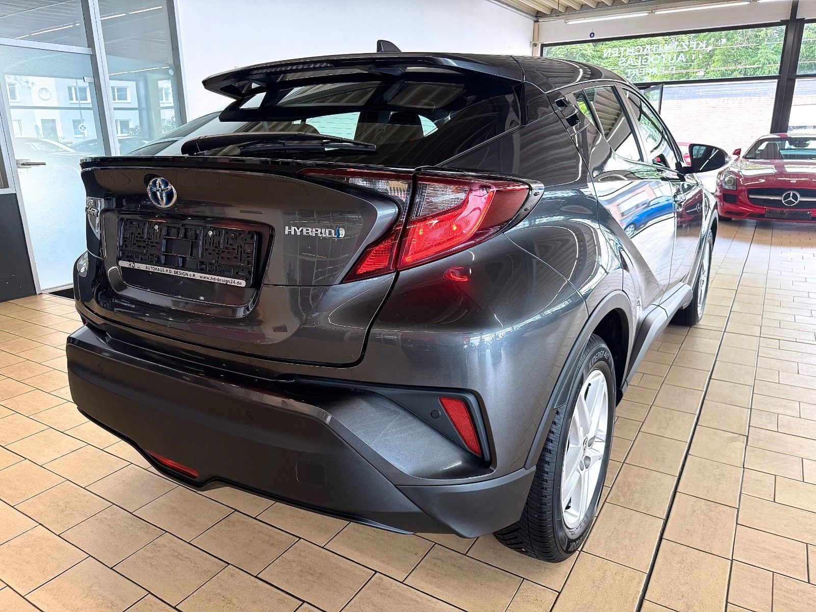 Toyota C-HR Hybrid Business Edition - Samsaru's Car Outlet