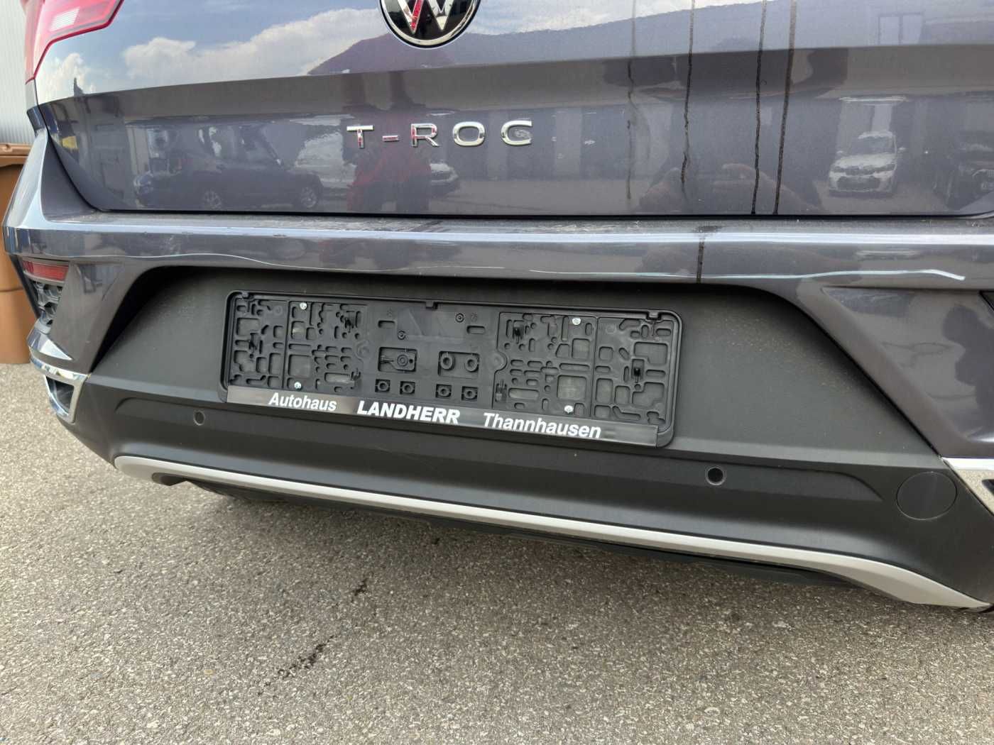 Volkswagen T-Roc 1.5 Style - Samsaru's Car Outlet