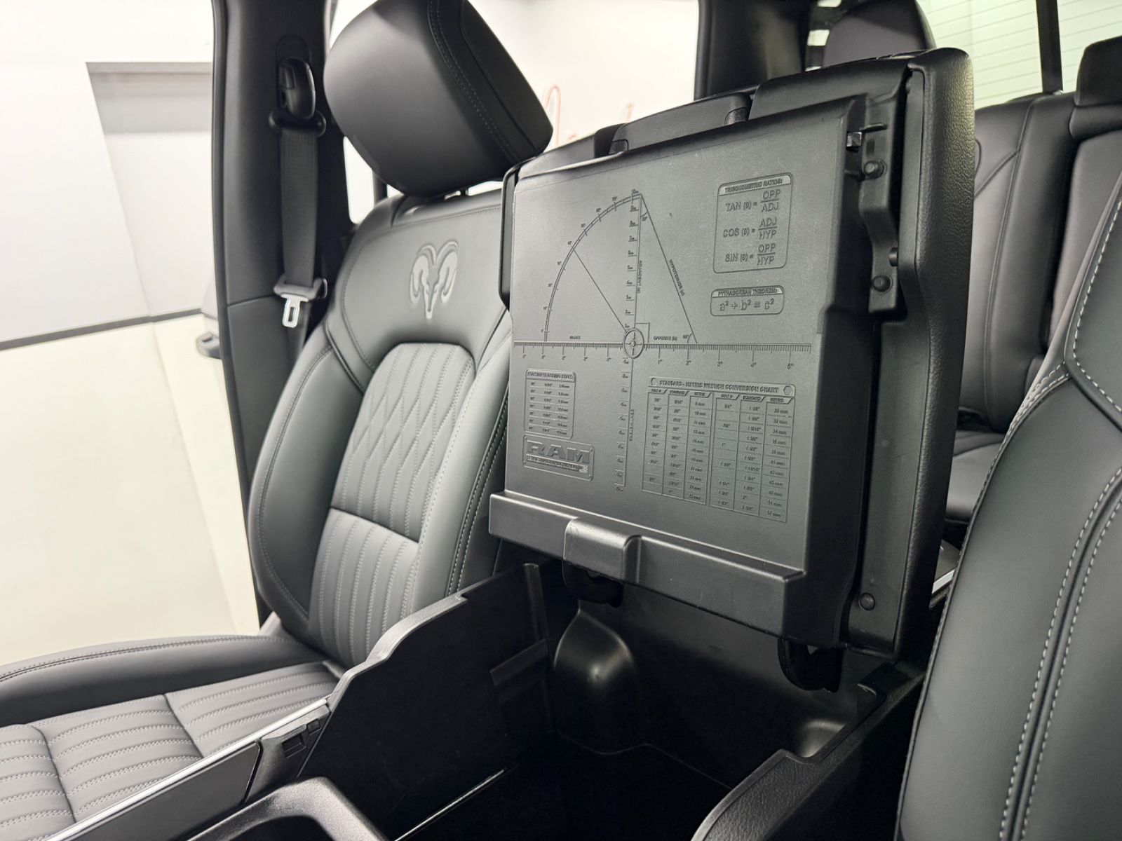 Dodge RAM 1500 5.7 4x4 eTORQUE Bigh. Crew./12"Display/