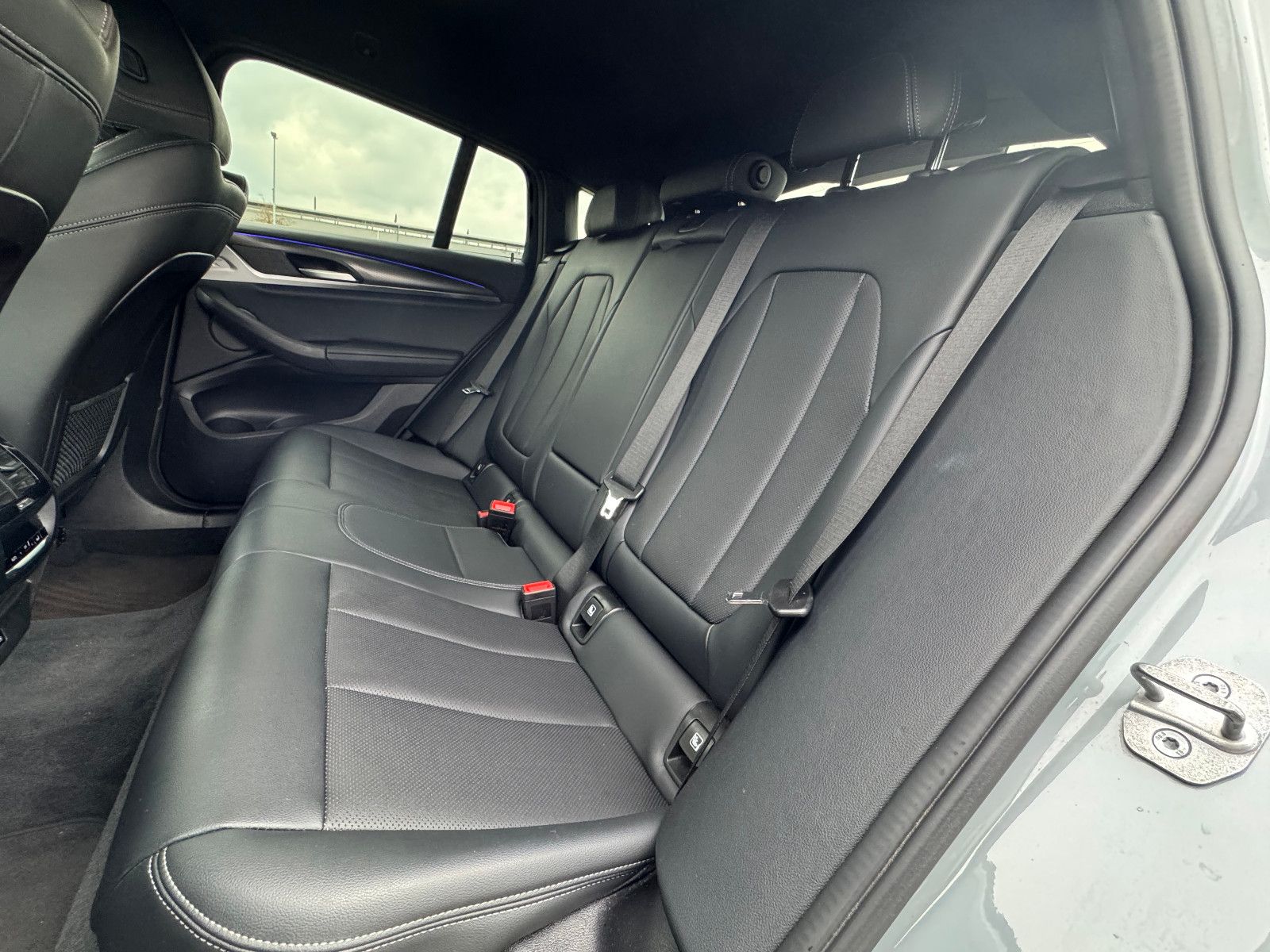 BMW X4 xDrive30d*M Sport*Laserlicht*HUD*AHK*SHZ*Kam.