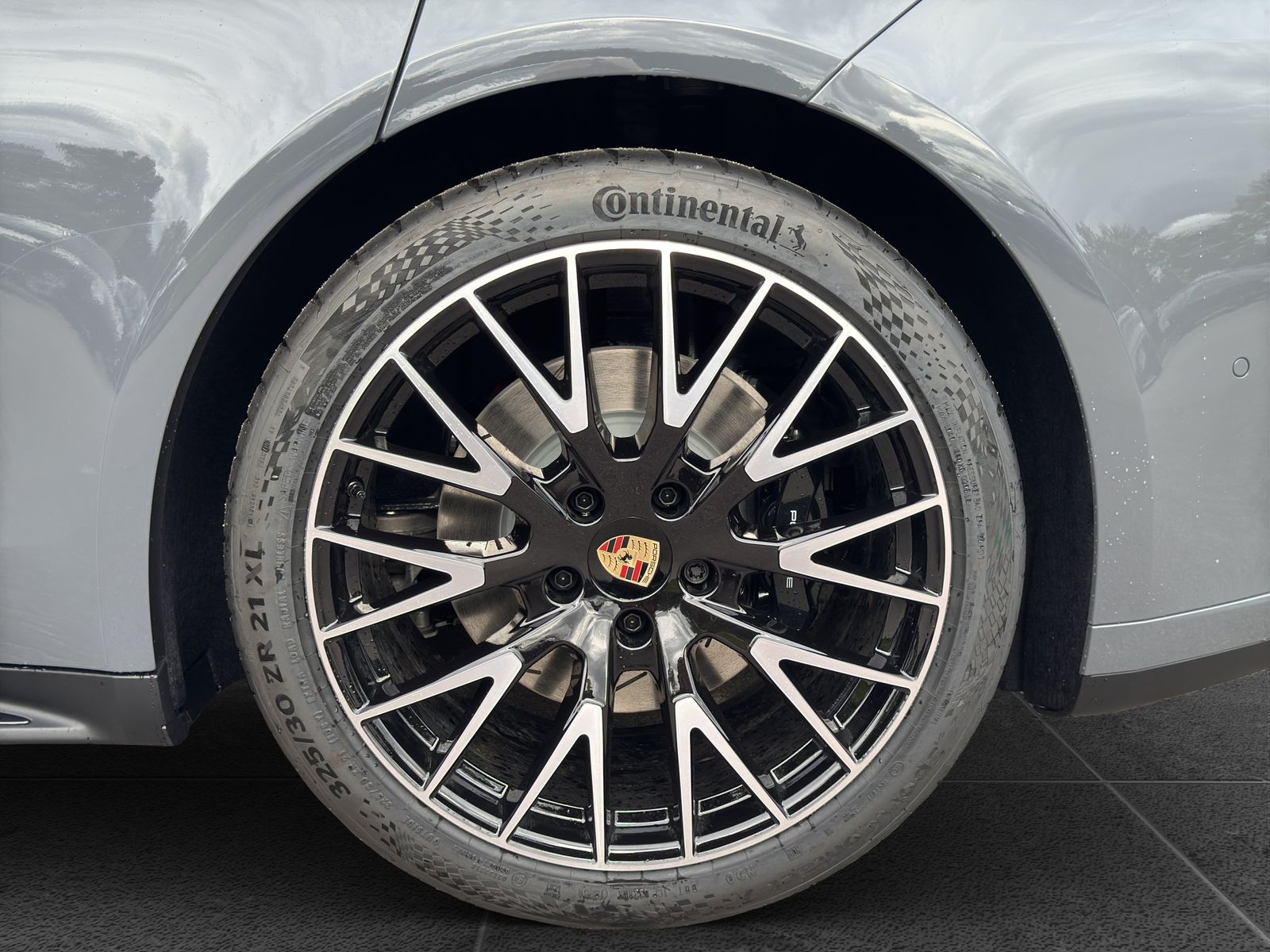Porsche Panamera 4S E-Hybrid | SportDesign Paket schwarz