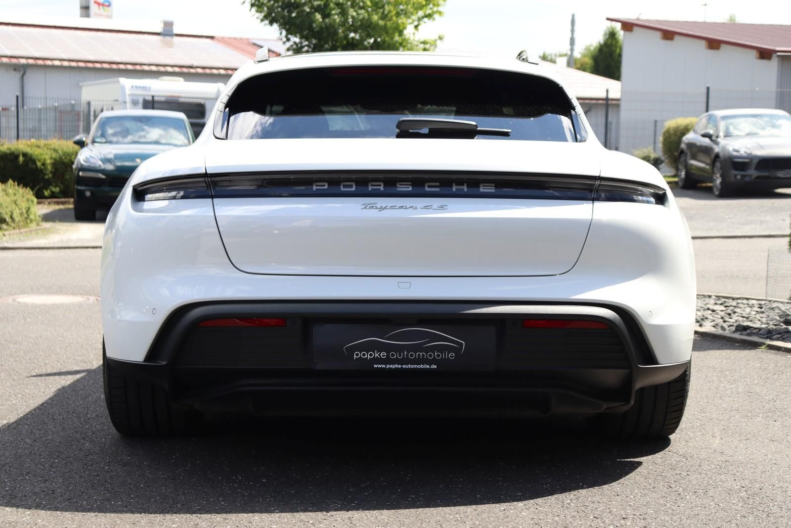 Porsche Taycan 4S Plus Sport Turismo +PANO+18-WEGE+BOSE+