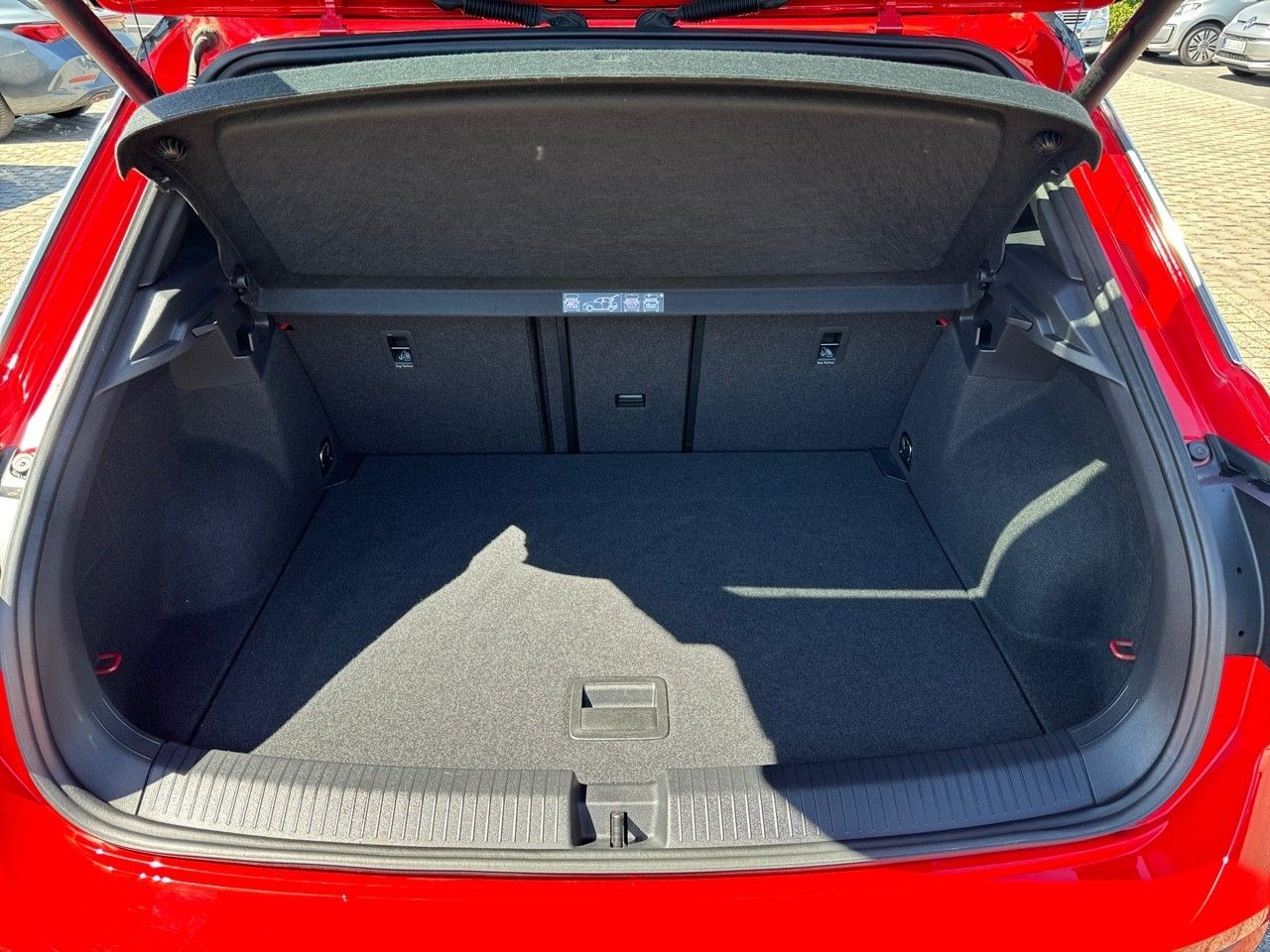 Volkswagen T-Roc Sport - Samsaru's Car Outlet