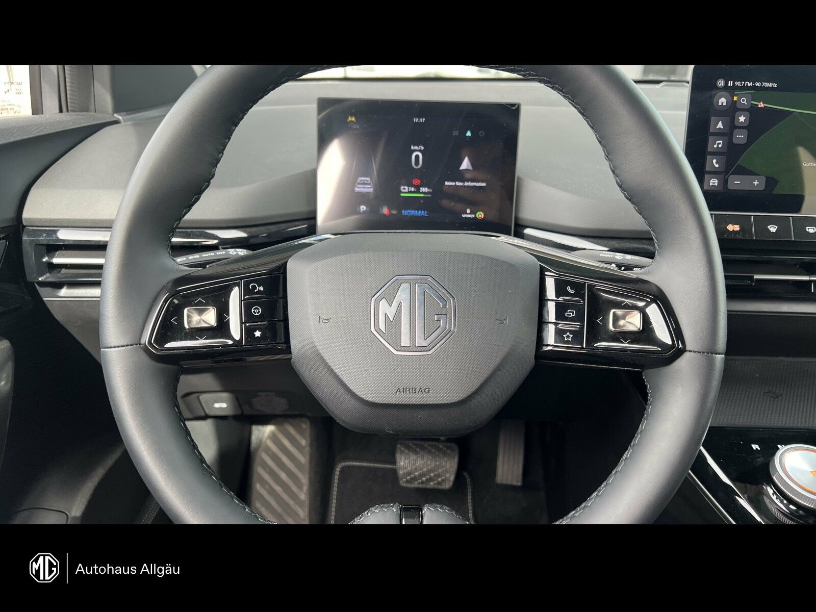 MG4 Luxury 64 kW LED+360°Kam+ACC+Klim+CarPlay+SH