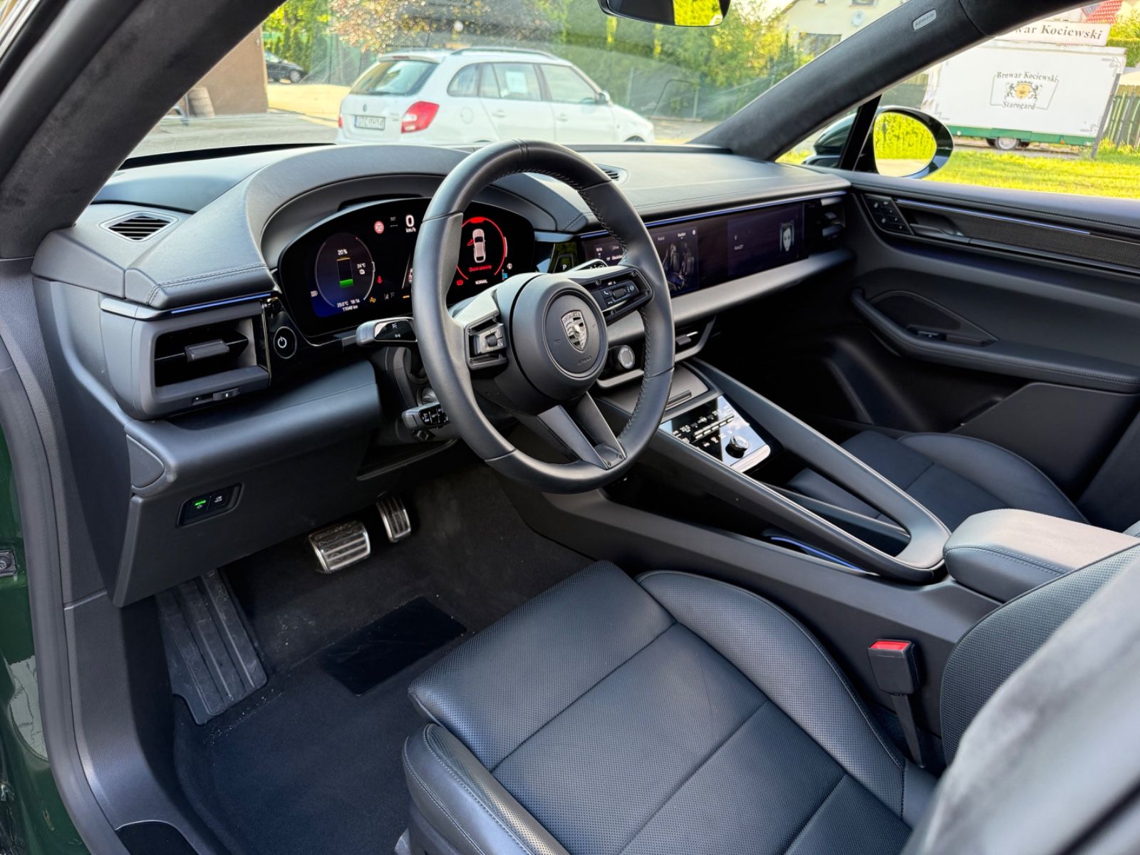 Porsche Macan Electric Turbo - Samsaru's Car Outlet