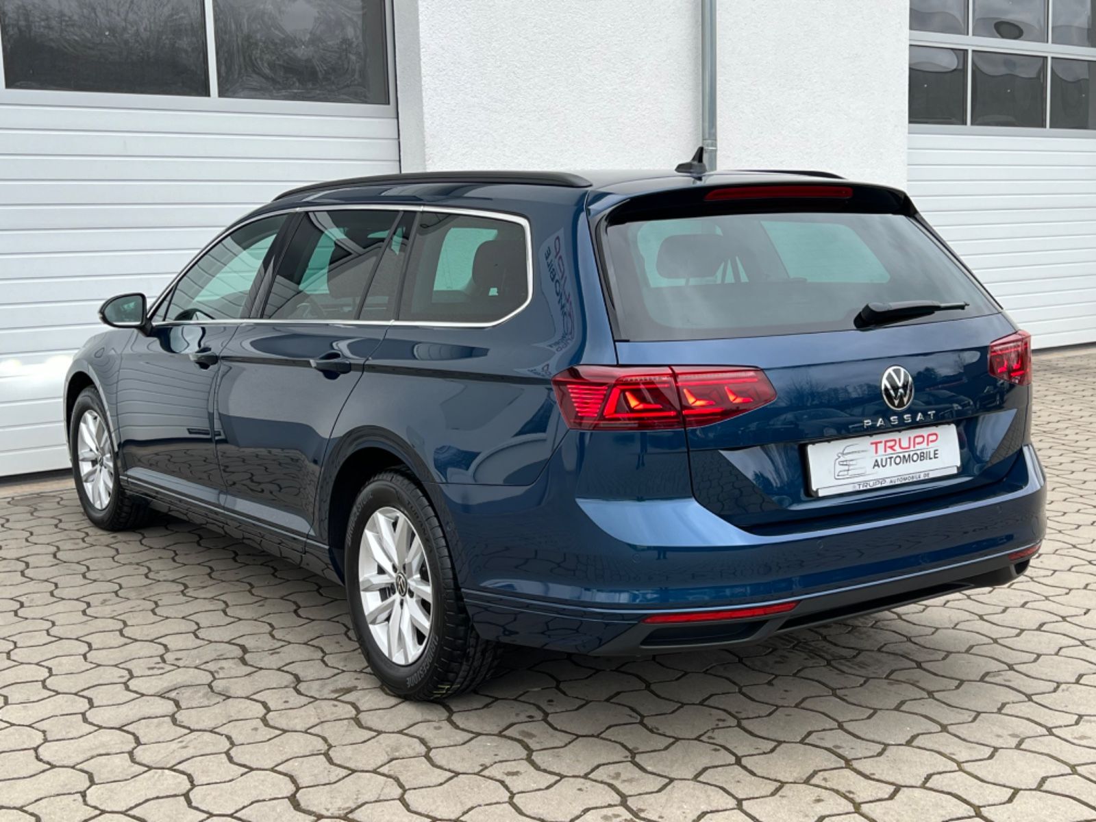 Volkswagen Passat 2.0 TDI - Samsaru's Car Outlet