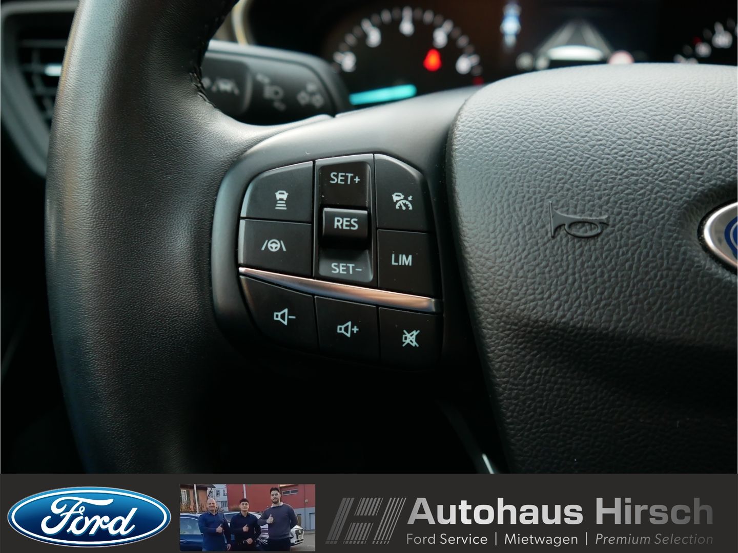 Ford Focus Turnier Active Navi LED ACC CarPlay Mehrzo