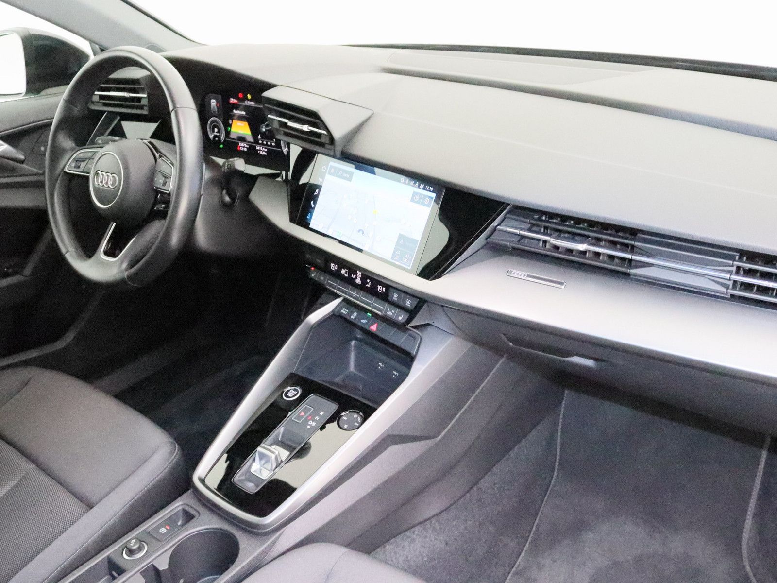 Audi A3 Sportback 40 TFSI e advanced NAVI SHZ PDC