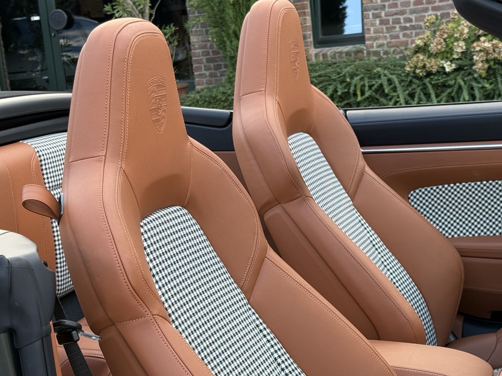 Porsche 992 911  Turbo S Cabriolet HERITAGE DESIGN*SPORT