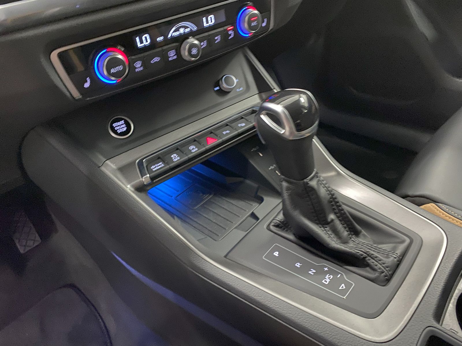 Audi Q3 45 TFSI quattro advanced - Samsaru's Car Outlet