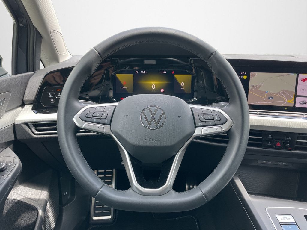 Volkswagen Golf VIII 1.5 eTSI MOVE - Samsaru's Car Outlet