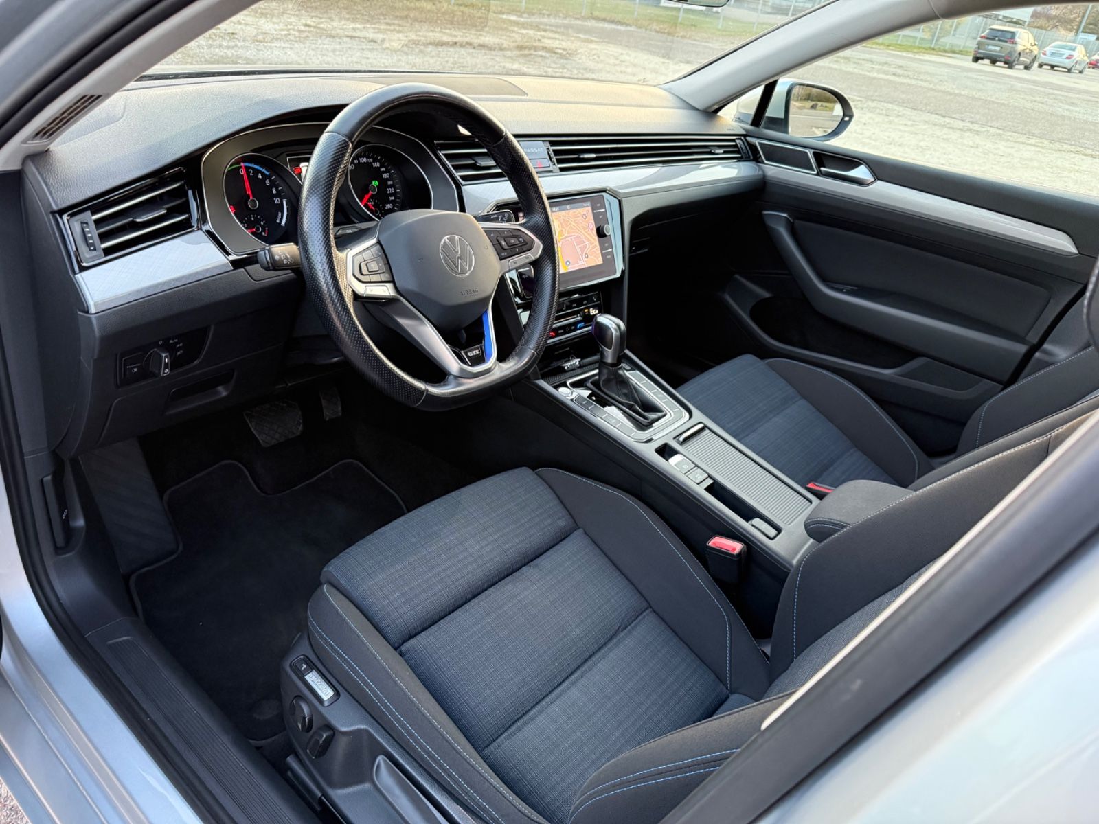 Volkswagen Passat Variant GTE Business - Samsaru's Car Outlet