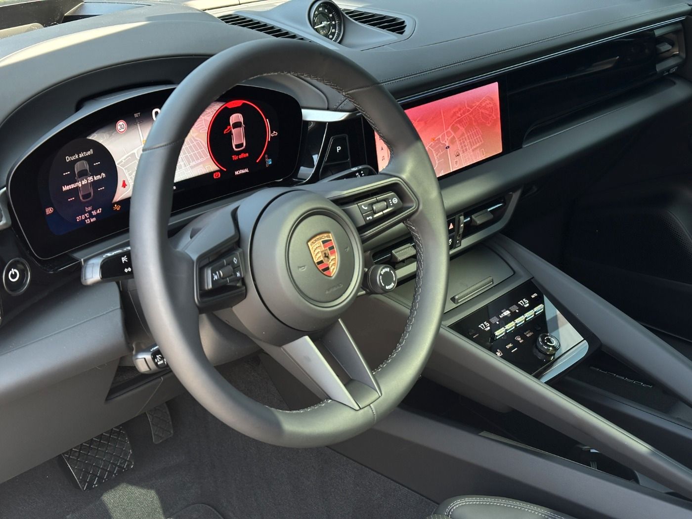 Porsche Macan 4 - Samsaru's Car Outlet