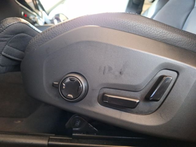 Volvo XC60 B4 D Plus Dark ACC BLIS Memory H&K Leder Ka