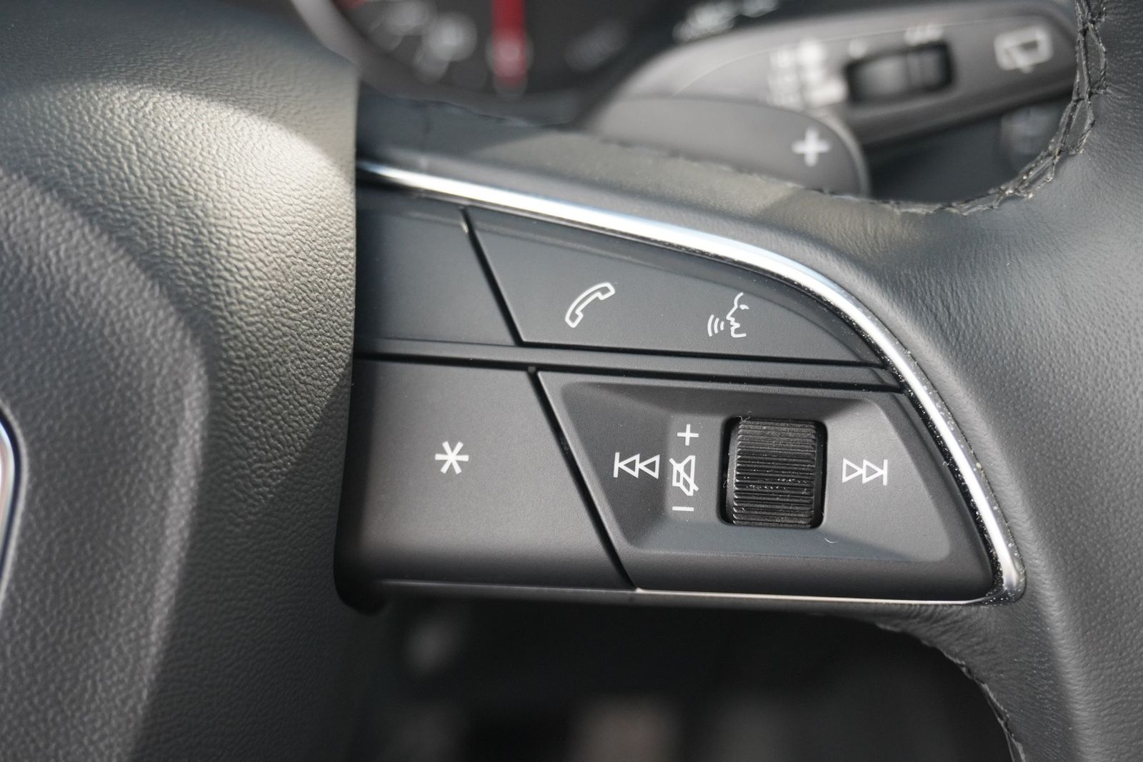 Audi A4 35 2.0 TDI Avant - Samsaru's Car Outlet