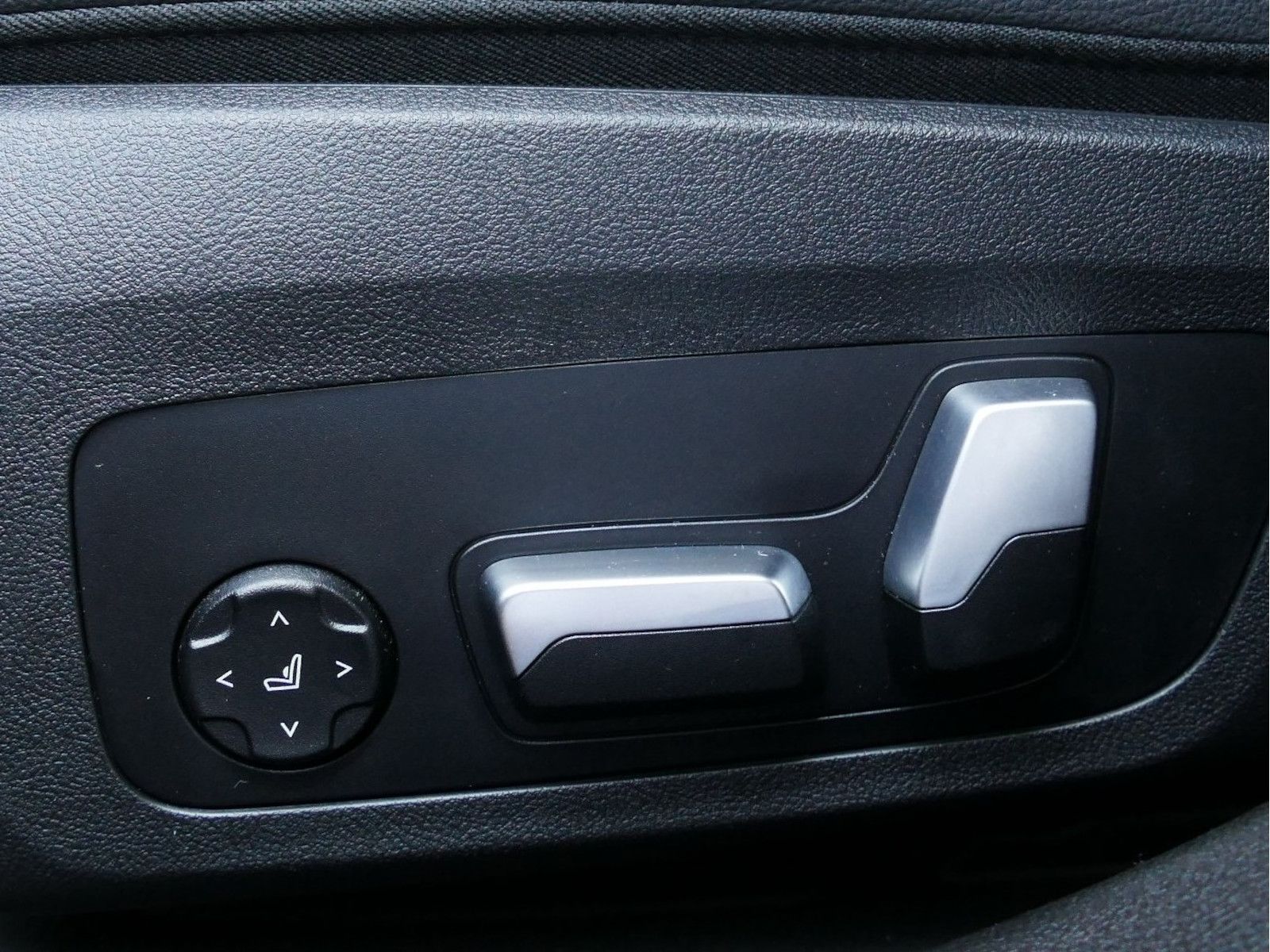 BMW 318i Touring M Sport Pano HUD ACC AHK 360°Kam