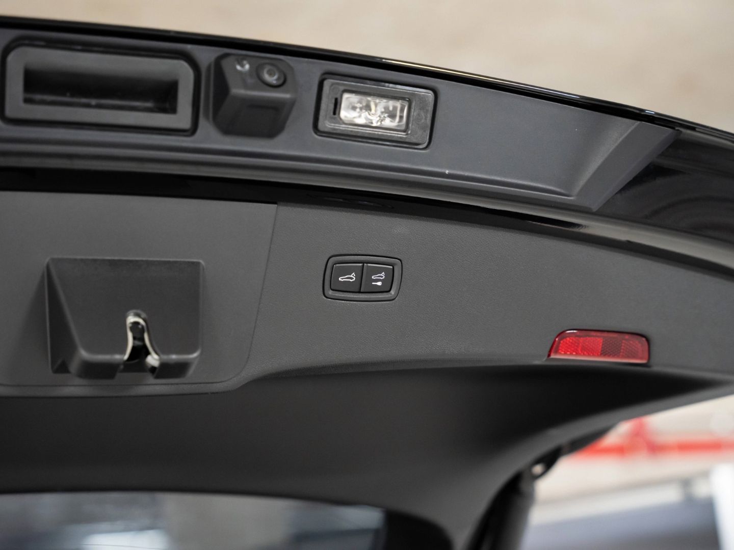 Porsche Cayenne Coupe PDCC Luftfederung InnoDrive BOSE