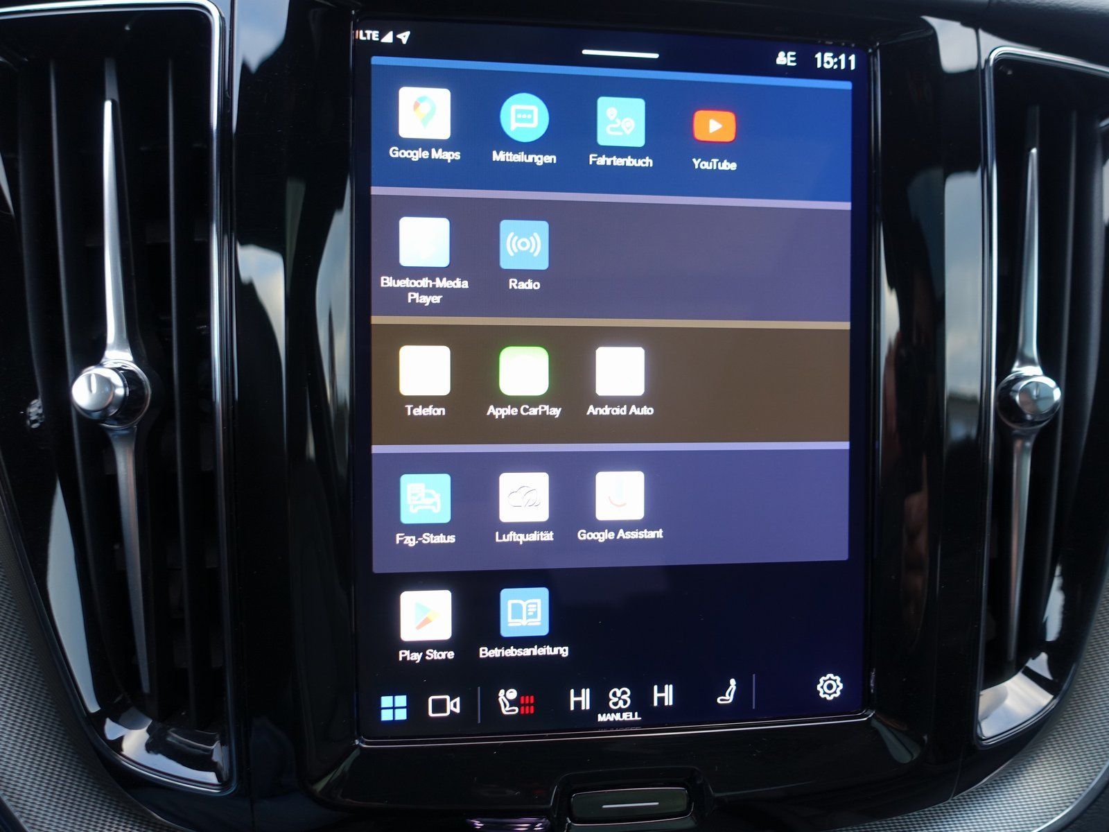 Volvo XC60 Plus B5 AWD Mild-Hybrid/Dark/FourC/AHK/H&K