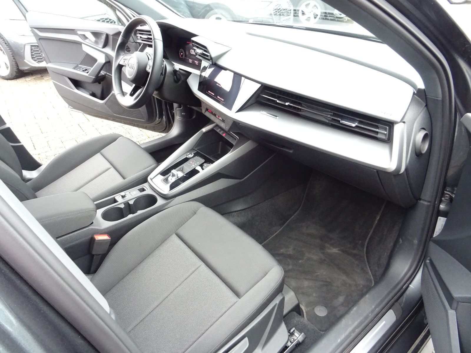 Audi A3 Sportback 30 TFSI S line Navi LED SHZ Virtual