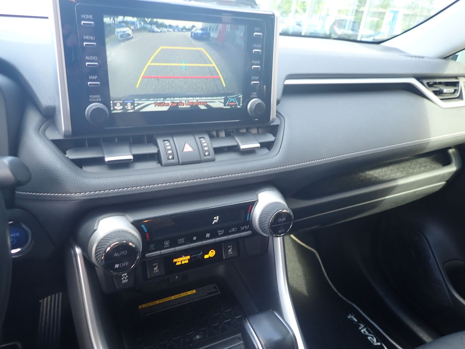 Toyota RAV 4 Hybrid 4x2 Team - Samsaru's Car Outlet